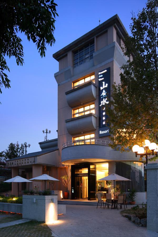 Mountain Fish Water Hotel Чічі Екстер'єр фото